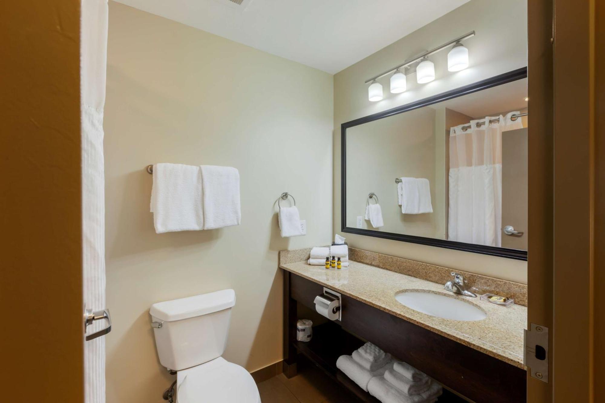 Best Western Plus Walkerton Hotel & Conference Centre ภายนอก รูปภาพ